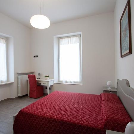 קאפרינו ורונזה Palazzo Di Primavera Guest House מראה חיצוני תמונה